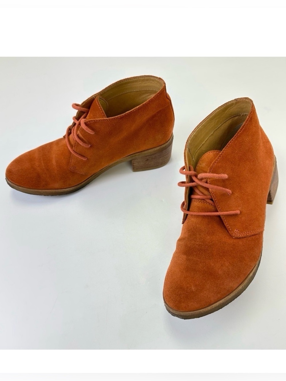 Clarks Originals Ginger suede desert boots Womens Size 8M crepe sole lace up